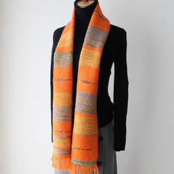 《残り1点》冬のビビット鮮やかなウール手織りマフラー　オレンジ/プレゼントにも 4枚目の画像
