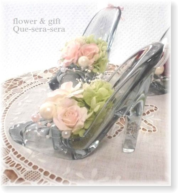 NO120　アーティフィシャルフラワー　ギフト　ハイヒールアレンジ　ガラスの靴　母の日　結婚祝い　受付　誕生日　送料無料 1枚目の画像