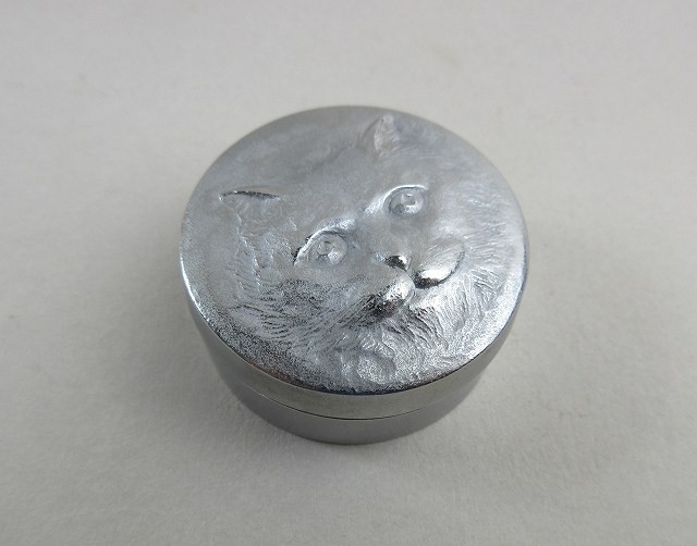 ねこの蓋物　　ネコ