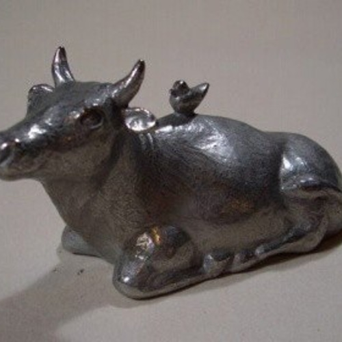 座る牛（大） 立体・オブジェ ムラナカヤスヒコ 通販 4235244｜Creema