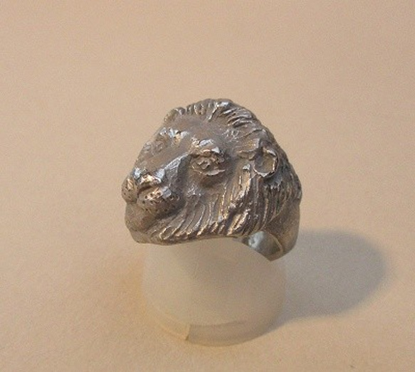 ライオンのリング 2枚目の画像
