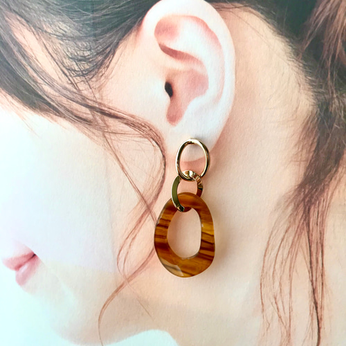 ウッド調アクリルフープ×ゴールドチェーンフープ＊チタンピアス 