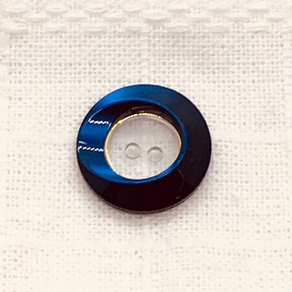 No.083 紺色のボタン 2枚目の画像