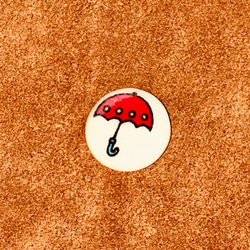 No.094 赤い傘のボタン 2枚目の画像