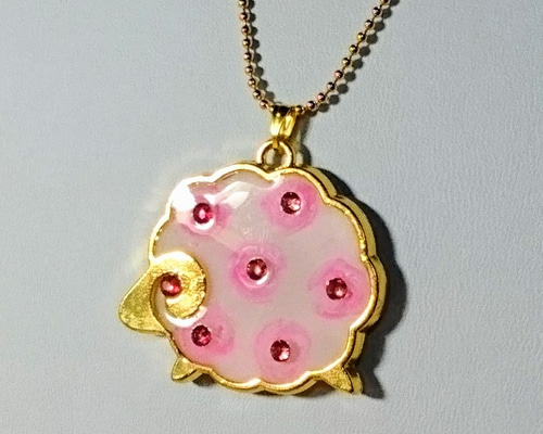 【なっちゃん】アクセサリー　ペンダントトップ　白色ヒスイ　ペンダント なっちゃん様専用】アクセサリー ペンダントトップ 白色ヒスイ