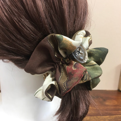 促銷價★ 飄飄的可愛❤️ 圍巾材質的動物紋褶邊髮圈（棕色） 第7張的照片