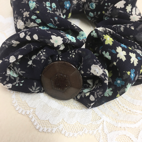 雪紡材質的鈕扣可愛❤️花朵圖案Shushu（海軍） 第2張的照片