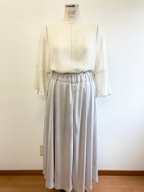銷售價格★厚裙❤️光面緞4件長裙淺灰色（免費L〜LL）襯裡 第2張的照片