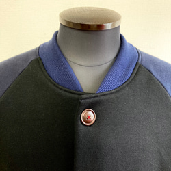 促銷價男女皆宜的雙色運動夾克黑色 x 海軍藍（尺碼男女免費 L-LL） 第3張的照片