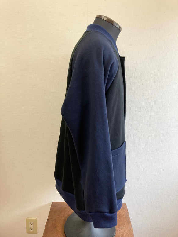 促銷價男女皆宜的雙色運動夾克黑色 x 海軍藍（尺碼男女免費 L-LL） 第7張的照片