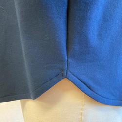 促銷價 ★ 柔軟彈力 ❤️ 喇叭袖上衣，背面拉絨 海軍藍（L ~ LL 碼） 第7張的照片