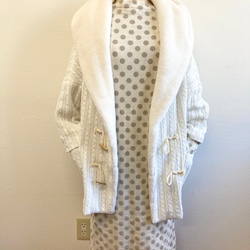 銷售價格★蓬鬆保暖❤️Duffle風格的針織大衣白色的假皮草罩（尺寸免費L〜LL） 第10張的照片