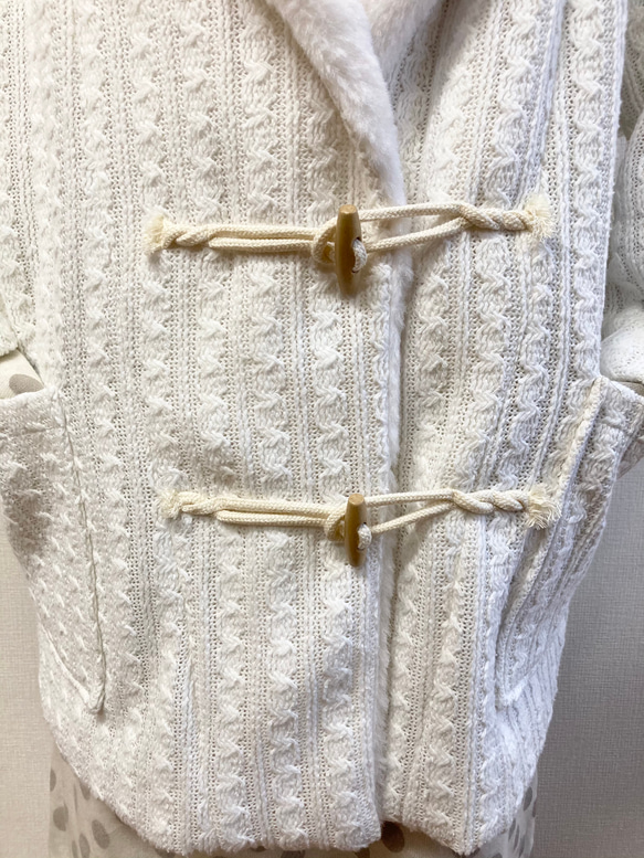 銷售價格★蓬鬆保暖❤️Duffle風格的針織大衣白色的假皮草罩（尺寸免費L〜LL） 第4張的照片