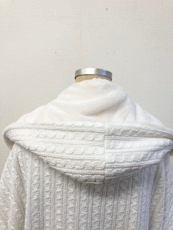 銷售價格★蓬鬆保暖❤️Duffle風格的針織大衣白色的假皮草罩（尺寸免費L〜LL） 第9張的照片