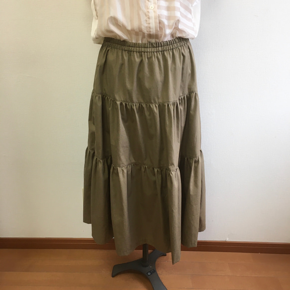 セール価格★大人可愛い❤️三段ティアードスカート 薄めカーキ（サイズフリー L〜 L L） 3枚目の画像