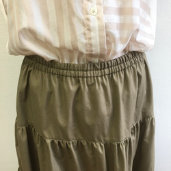 セール価格★大人可愛い❤️三段ティアードスカート 薄めカーキ（サイズフリー L〜 L L） 4枚目の画像