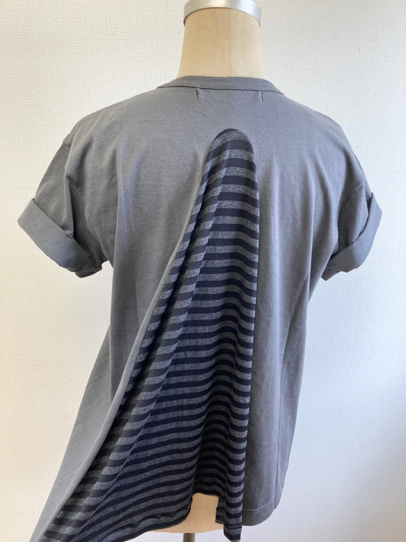 セール価格★リメイクTシャツ❤️後ろボーダー柄の半袖Tシャツ　チャコールグレー（サイズ L） 10枚目の画像