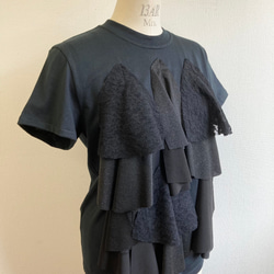 Sale price ★ Remake T-shirt ❤️ 雪紡蕾絲正面荷葉邊T卹 黑色（L號） 第10張的照片