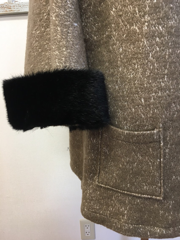 セール価格★パリジェンヌみたいな❤️大人ファー付きアンティーク風ボタンのノーカラーコート（サイズフリーM〜L） 3枚目の画像