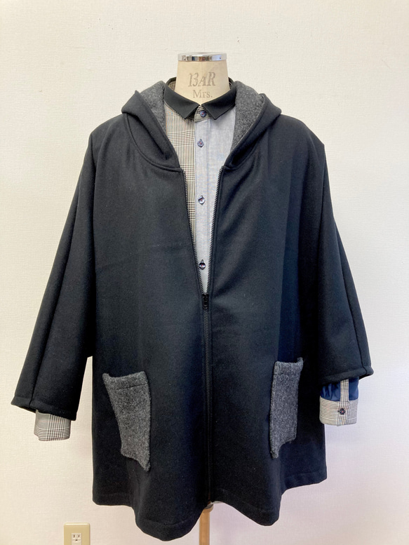 銷售價格★受歡迎的再次上架×10❤️雨披風格的大都曼羊毛帽衫外套黑色（尺寸M〜L） 第2張的照片