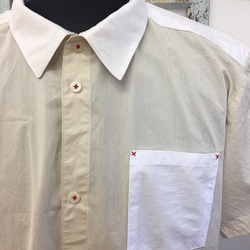 促銷價★可訂購2色雙色短袖男士襯衫（創作×白色）男士L，女士LL 第3張的照片