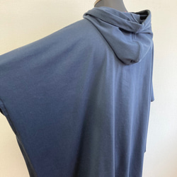 再販×6 男女兼用❤️カットソー素材のポンチョ風五分袖パーカー（ネイビー紺）男女フリー L〜L L 9枚目の画像