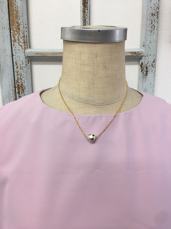 促銷價★成人煙熏粉色玫瑰斜紋布隱形珍珠鈕扣襯衫（碼M） 第3張的照片