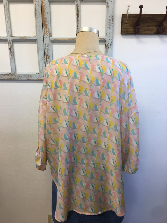促銷價★心臟癢鳥鸚鵡❤️捲邊袖上衣粉紅色（尺碼免費L~LL） 第5張的照片