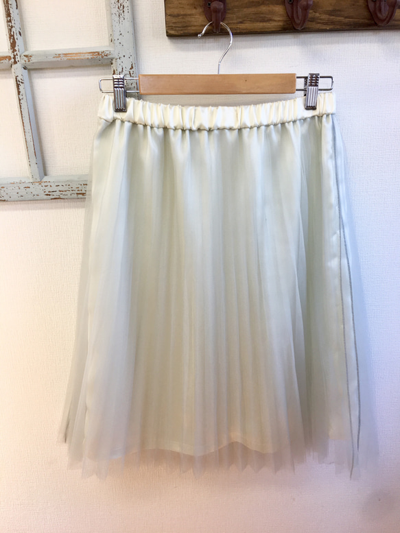 促銷價 ★ 淺灰色時尚 ❤️ 薄紗風琴裙（尺碼不限 M ~ L） 第4張的照片