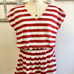 セール価格★大人の赤ボーダー❤️V首ウエストギャザーヘプラムチュニックTシャツ（サイズフリーM〜L） 2枚目の画像