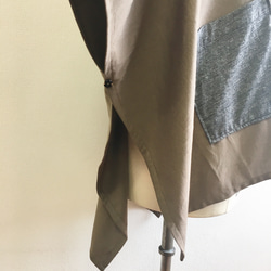 酷派❤️帶狀垂墜的雙色雨披式開衫摩卡x炭灰色（尺碼L至LL） 第3張的照片