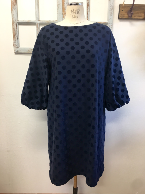 促銷價★波爾卡圓點我喜歡❤️絲絨材質圓點氣球袖剪裁和禮服連衣裙海軍藍（尺碼M~L） 第2張的照片