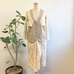 S～Mサイズ／スカラップを生かした柔らかな黒い花レースと白がシックな