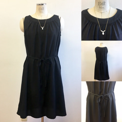 促銷價 ★ 一件❗️ 成人簡單連衣裙❤️ 無袖收口連衣裙 黑色（尺碼不限 L ~ LL） 第2張的照片