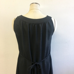 促銷價 ★ 一件❗️ 成人簡單連衣裙❤️ 無袖收口連衣裙 黑色（尺碼不限 L ~ LL） 第7張的照片