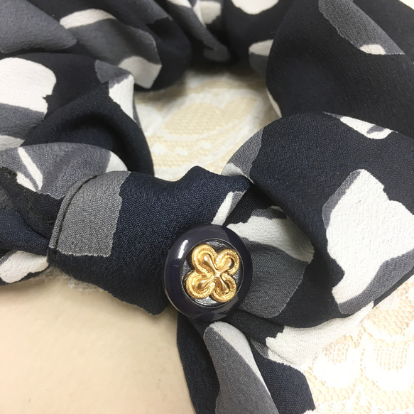 可愛的緞帶❤️圖案圍巾材料帶金色鈕扣的蝴蝶結Chou（海軍） 第2張的照片