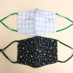2 件套❤️ 棉和紗布材質 3D 帶線面罩（成人正常尺寸）黑色花卉圖案，淺藍色束腰外衣 第1張的照片