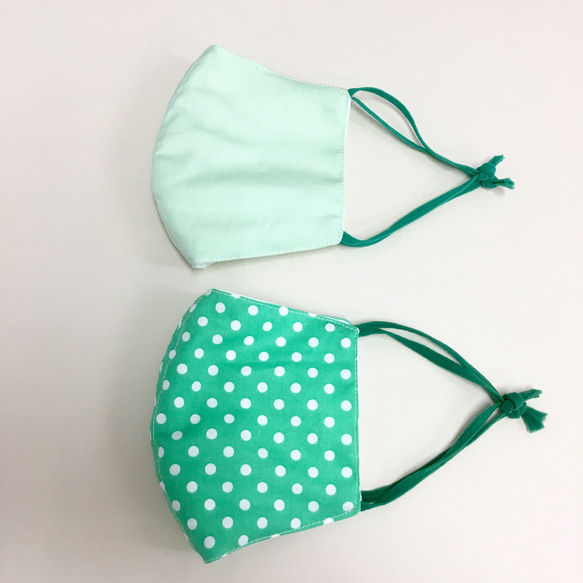 2 件套❤️棉和紗布材料 3D 口罩帶線（成人正常尺寸）祖母綠波爾卡圓點，純綠色 第2張的照片