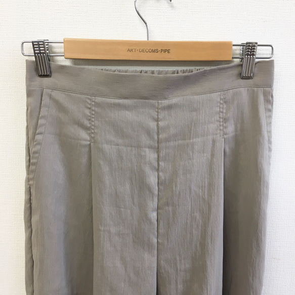 銷售價格★獨一無二的一種★蓬鬆可愛的❤️3/4長寬褲，下擺有聚酯材料Greige褶（（尺寸免費M） 第3張的照片