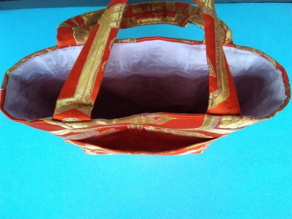 金襴緞子の帯リメイクミニトートバッグ、結婚式、フォーマルな装い、プレゼントに、絹工房笑夢「ひろピー母」の作品 4枚目の画像