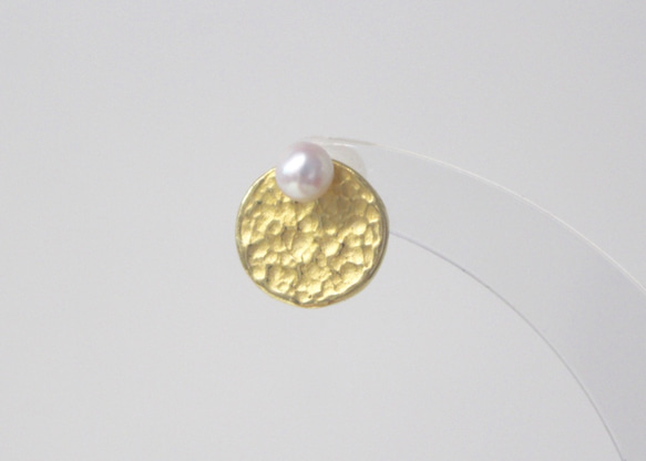 Akoya 珍珠圓形小耳環（金色） 第3張的照片