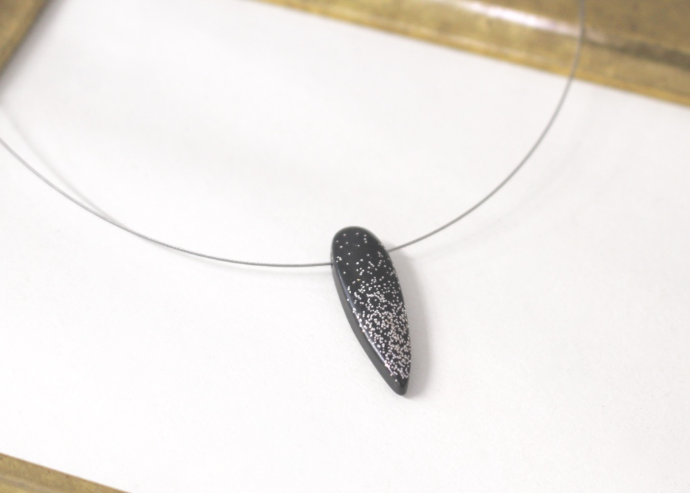 漆soraネックレス(シルバー色)