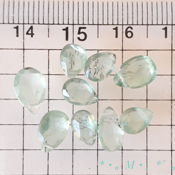 宝石質グリーンカイヤナイトAAA  ﾍﾟｱｼｪｲﾌﾟﾌﾞﾘｵﾚｯﾄｶｯﾄM 3枚目の画像
