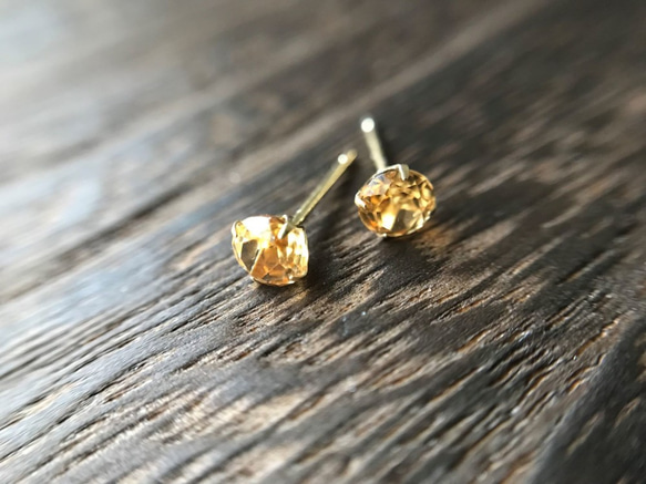 もさ◇バタフライ コンポジットストーン×非加熱シトリンピアス