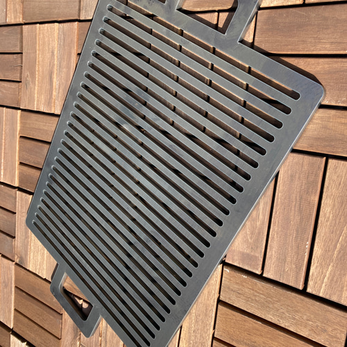 取っ手付き 57×35cm(調理部分45×35cm)スリット入り 9mm極厚鉄板 両面磨き 取っ手付き 57×35cm(調理部分45×35cm)スリット入り 9mm