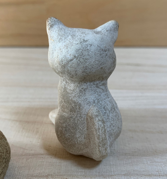 手のひらの猫（しろ／金目／猫目）睨猫シリーズ 3枚目の画像