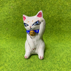 招き睨猫（にらねこ）瑠璃　手のひらの猫 1枚目の画像