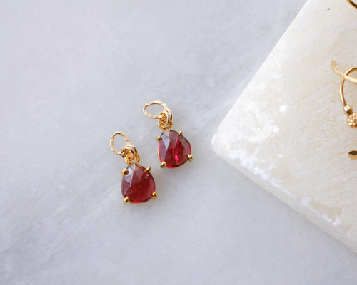 14kgf ガーネットのプチプチチャーム◝✩ ガーネット(18kgp枠留)ピアスチャーム Jojuly Laima ピアス（フープ