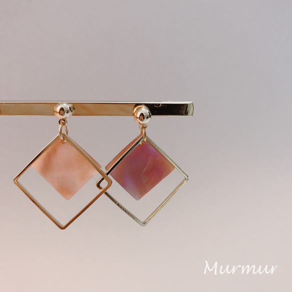 『MurmurEar咬耳朵』粉色貝殼片金屬方型造型耳環_限量1對，可改夾 第1張的照片