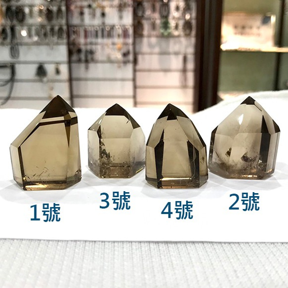 天然水晶 黃水晶柱 約32-38mm高 招財 改善腸胃 擺件 辦公桌 書桌 第2張的照片